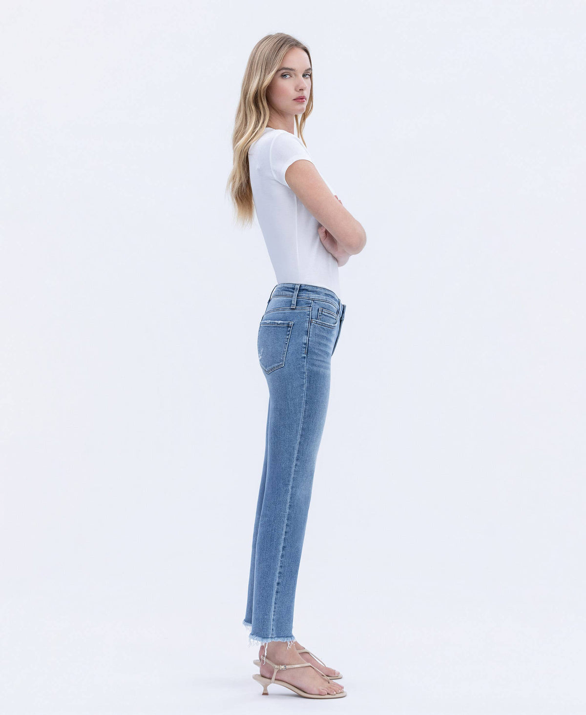 MID RISE MEDIUM WASH RAW HEM CROP STRAIGHT JEANS V2750N-Vervet