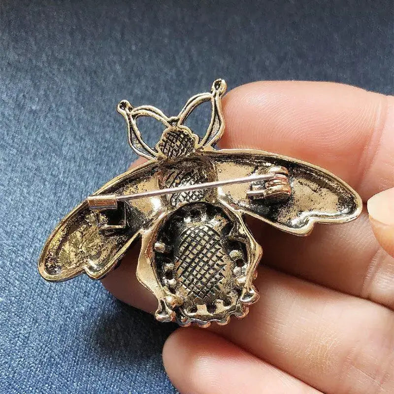 Vintage Glam Bee Brooch-Magnifique Hearts