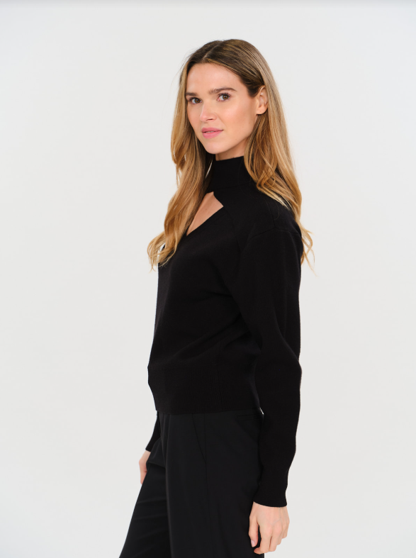 Taylor criss cross key hole top-Six fifty Sf2416