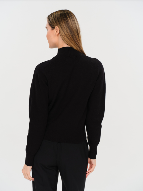 Taylor criss cross key hole top-Six fifty Sf2416