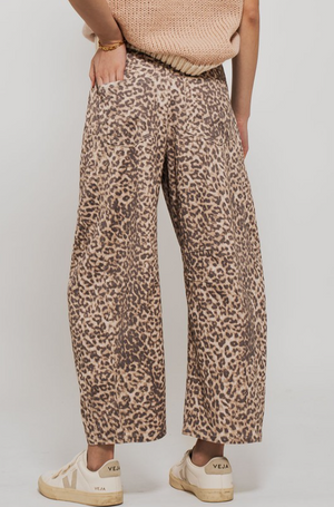 Leopard print barrel jean-Urban Daizy