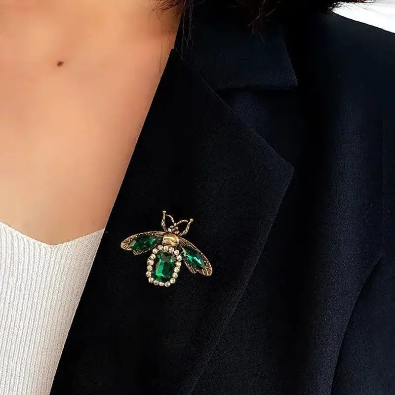 Vintage Glam Bee Brooch-Magnifique Hearts